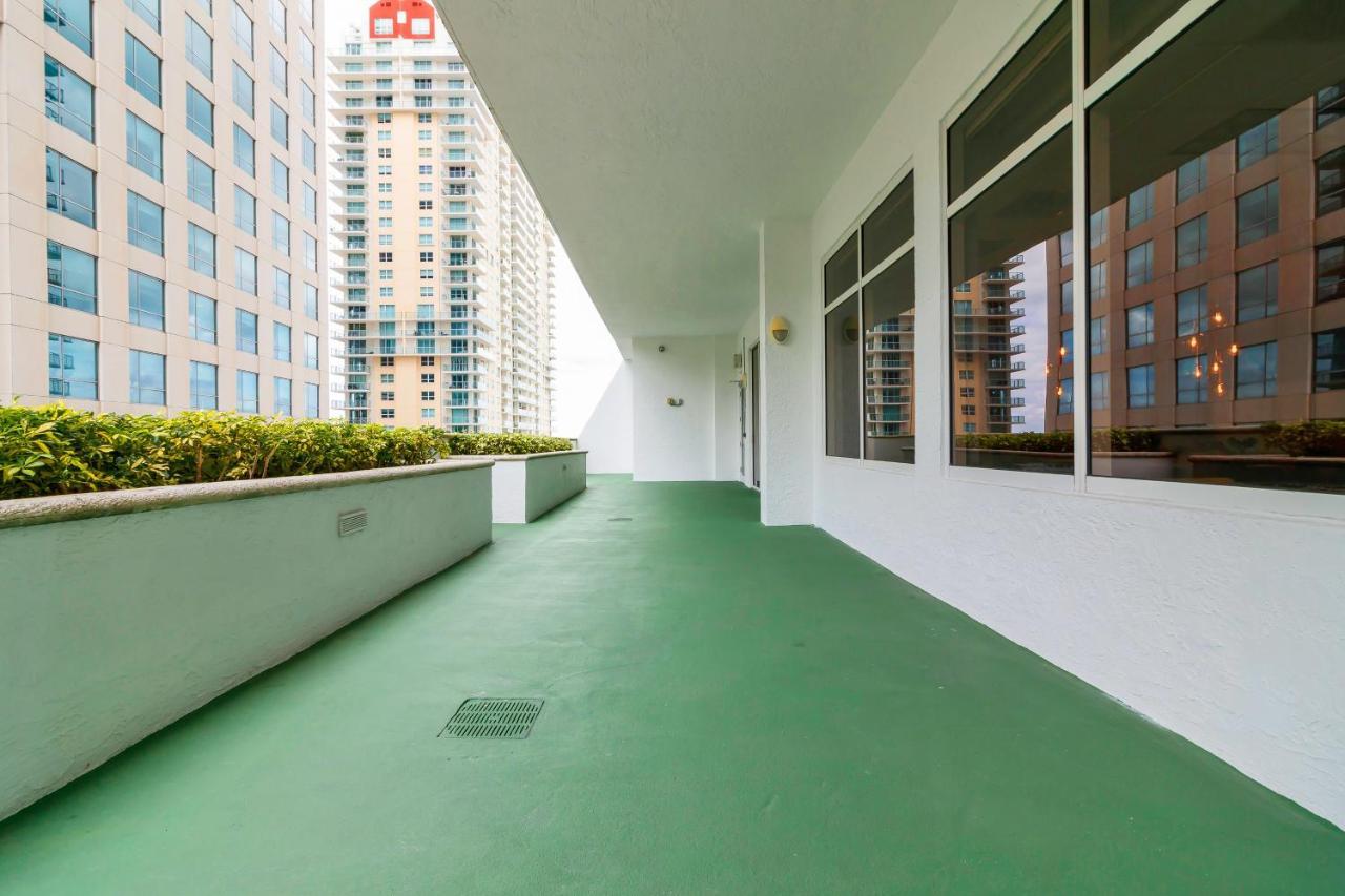 The Club At Brickell Bay Luxury Suites Miami Exteriör bild