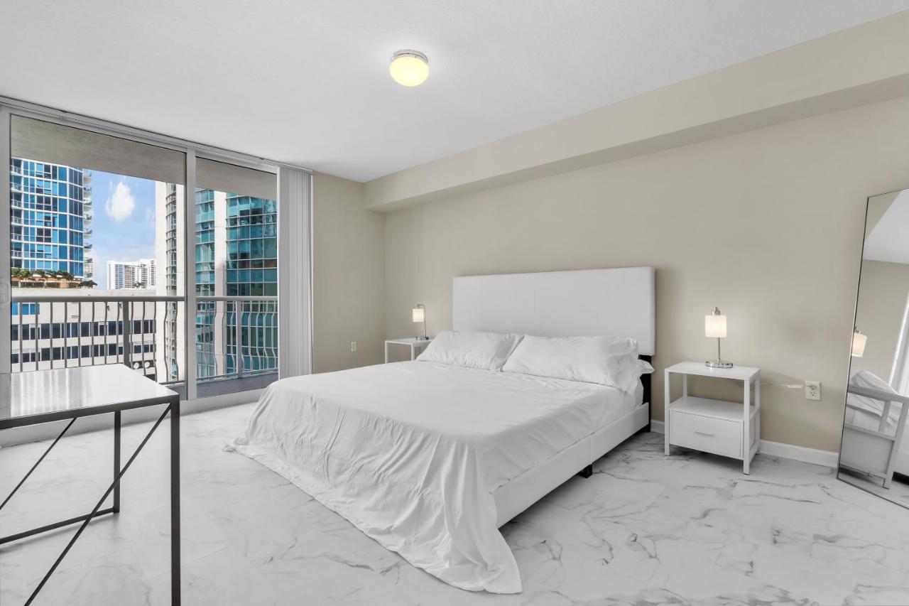 The Club At Brickell Bay Luxury Suites Miami Exteriör bild
